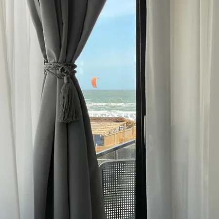 Tropical Vibes Appartement Năvodari